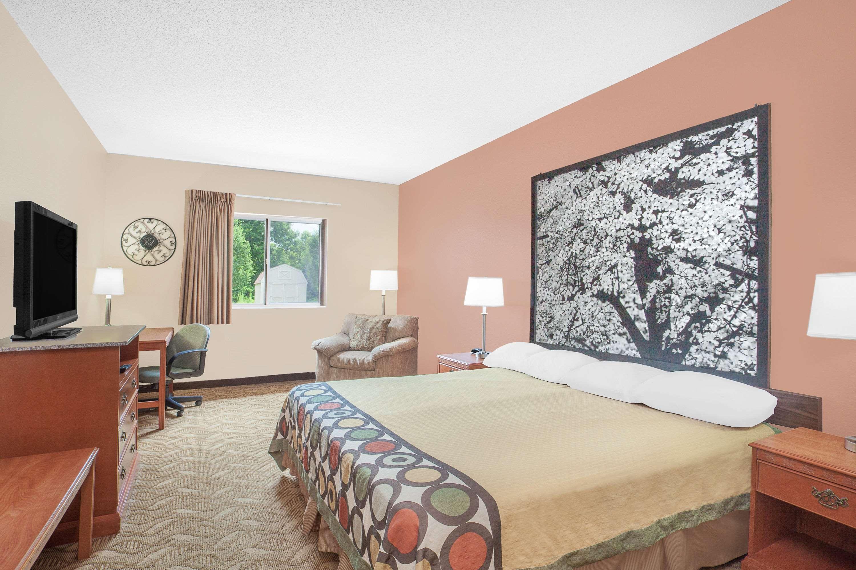 Super 8 By Wyndham Central City Exterior photo